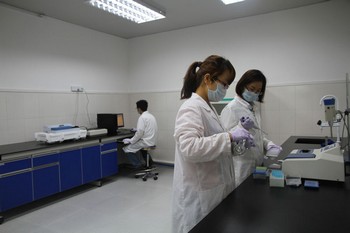参观安庆中天华康亲子鉴定中心实验室 29